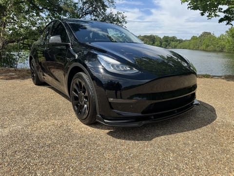1 image of 2021 Tesla Model Y Standard Range