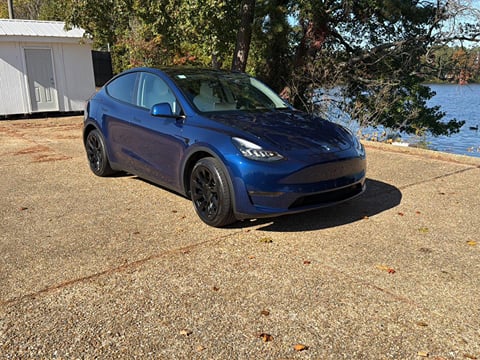 1 image of 2022 Tesla Model Y Long Range