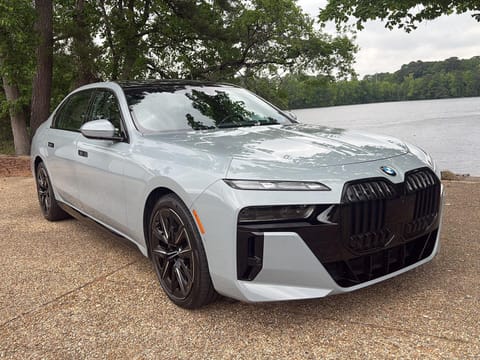 1 image of 2023 BMW 7 Series 760i xDrive