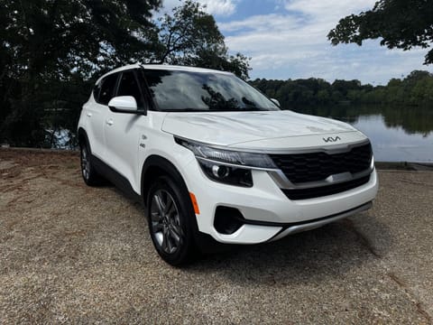 1 image of 2023 Kia Seltos LX