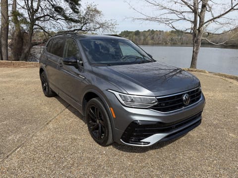 1 image of 2024 Volkswagen Tiguan SE R-Line Black