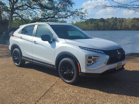 1 image of 2026 Mitsubishi Eclipse Cross LE