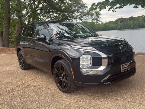 1 image of 2026 Mitsubishi Outlander LE