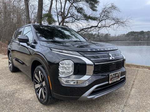 1 image of 2026 Mitsubishi Outlander SE