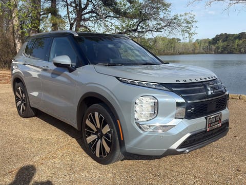 1 image of 2026 Mitsubishi Outlander SEL