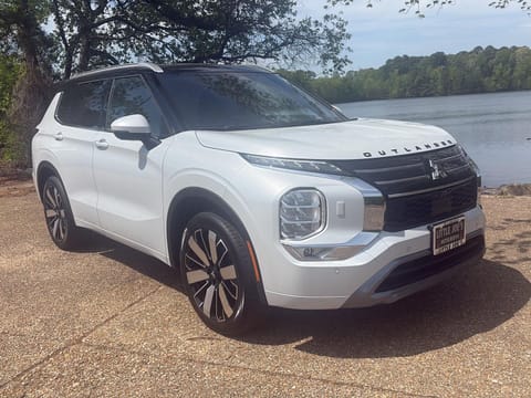 1 image of 2026 Mitsubishi Outlander SEL