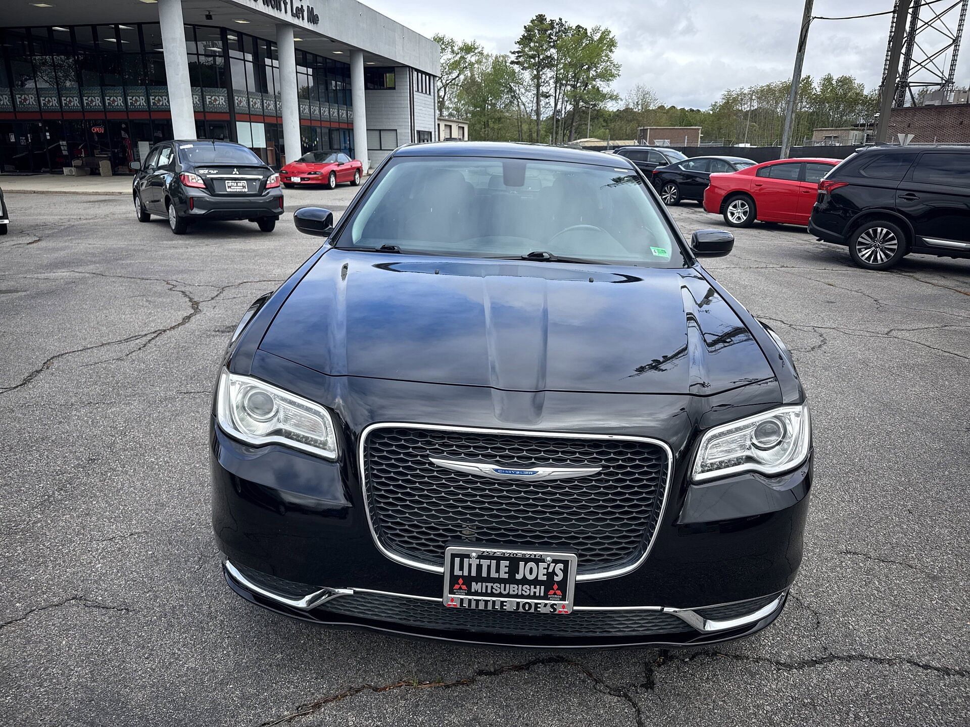 Used 2020 Chrysler 300 Touring with VIN 2C3CCAAG8LH202935 for sale in Chesapeake, VA