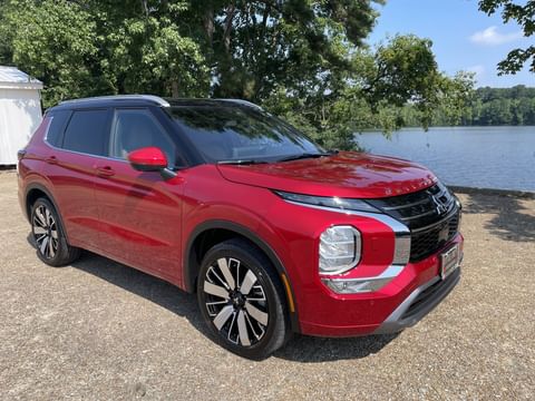 1 image of 2025 Mitsubishi Outlander SEL