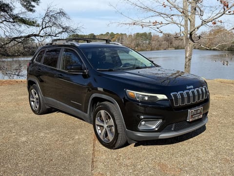 1 image of 2019 Jeep Cherokee Limited