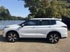 10 thumbnail image of  2025 Mitsubishi Outlander SE