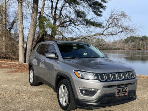 1 image of 2019 Jeep Compass Latitude