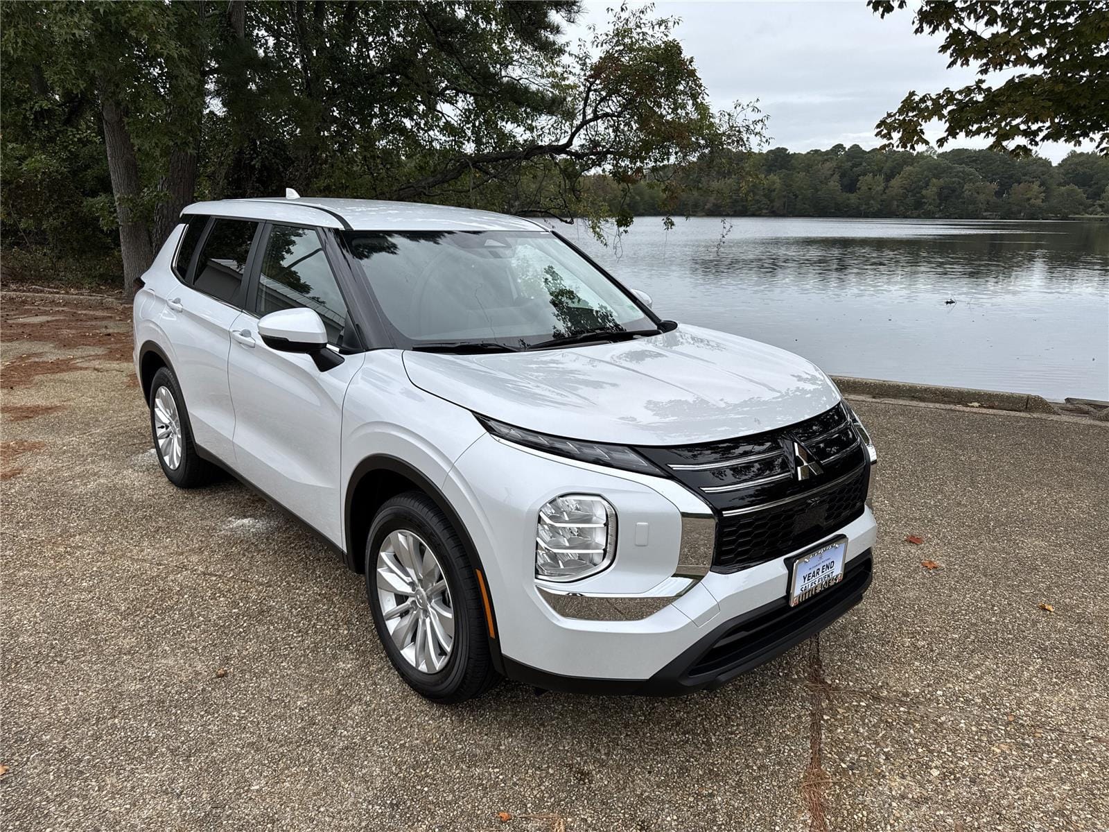 2025 Mitsubishi Outlander ES