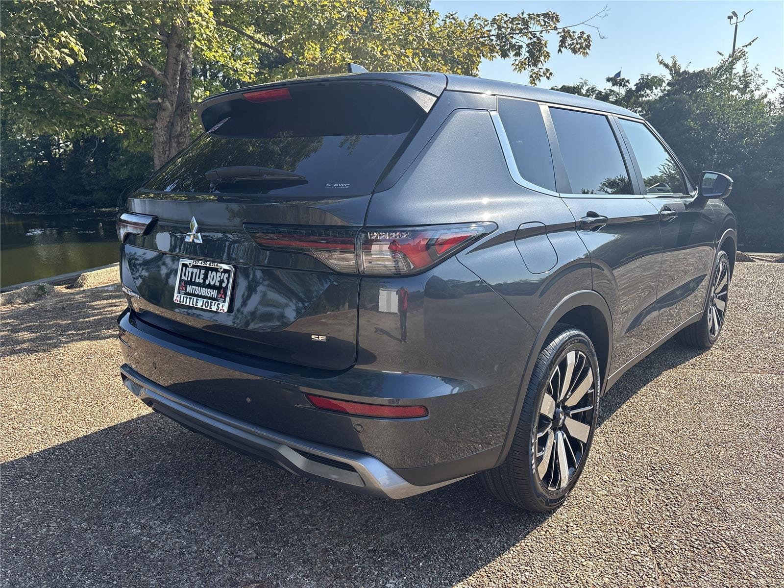 2025 Mitsubishi Outlander SE