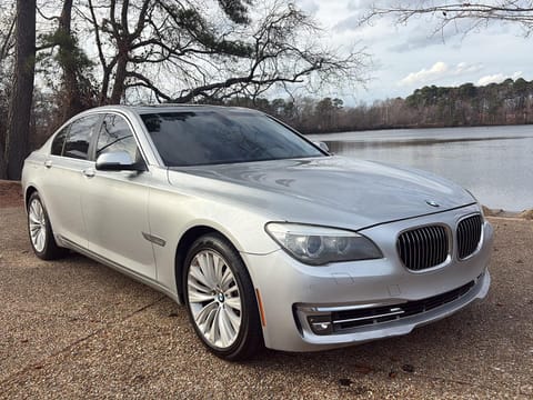 1 image of 2015 BMW 7 Series 740i