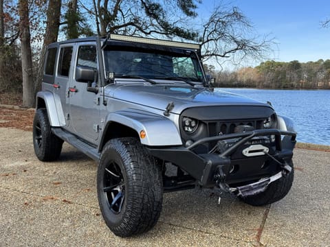 1 image of 2016 Jeep Wrangler Unlimited Sahara