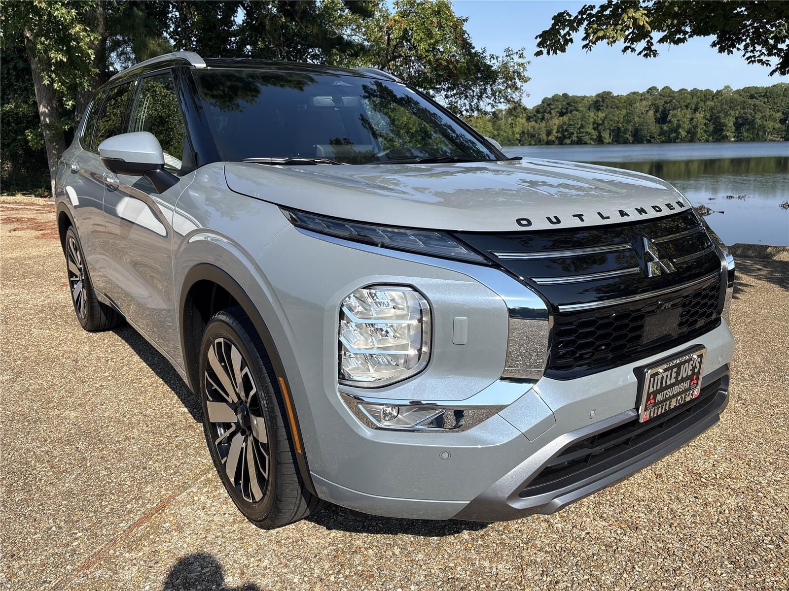 2025 Mitsubishi Outlander SEL's photo