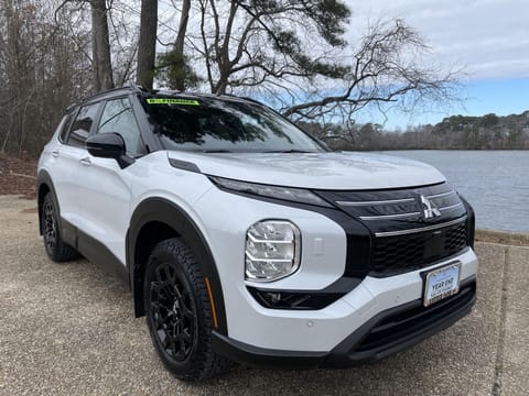 1 image of 2025 Mitsubishi Outlander Trail Edition