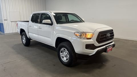 1 image of 2021 Toyota Tacoma SR