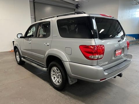 2005 Toyota Sequoia SR5