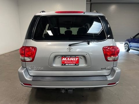 2005 Toyota Sequoia SR5