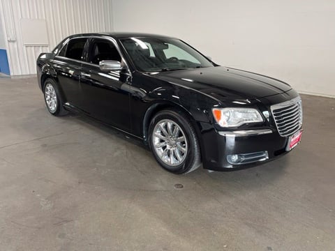 1 image of 2013 Chrysler 300 C