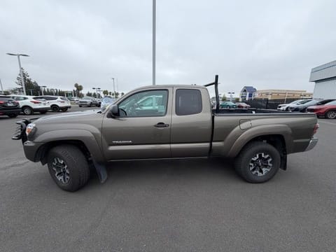 1 image of 2014 Toyota Tacoma PreRunner