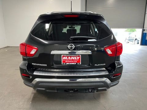 2017 Nissan Pathfinder Platinum