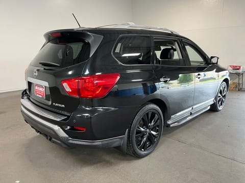 2017 Nissan Pathfinder Platinum