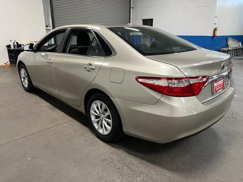 2017 Toyota Camry Hybrid LE
