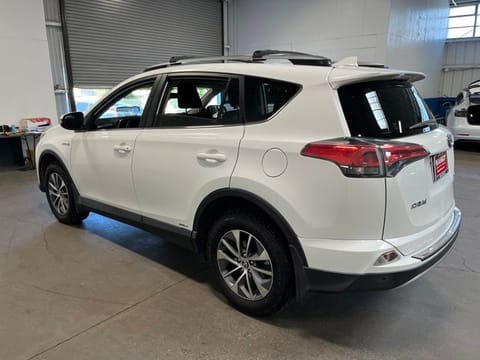 2017 Toyota RAV4 Hybrid XLE