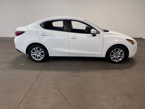 2017 Toyota Yaris iA Base