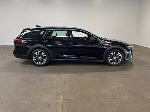 2018 Buick Regal TourX Essence