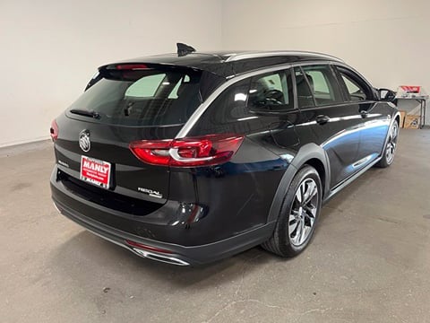 2018 Buick Regal TourX Essence