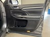 13 thumbnail image of  2018 Toyota Highlander SE