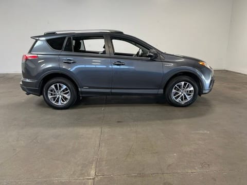 2018 Toyota RAV4 Hybrid XLE