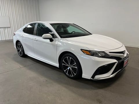 1 image of 2019 Toyota Camry SE