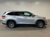 2 thumbnail image of  2019 Toyota Highlander Hybrid XLE
