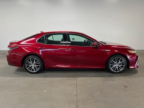 2021 Toyota Camry Hybrid XLE