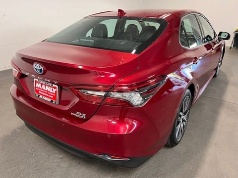 2021 Toyota Camry Hybrid XLE