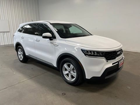 1 image of 2022 Kia Sorento LX