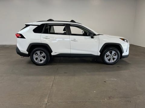2022 Toyota RAV4 Hybrid LE
