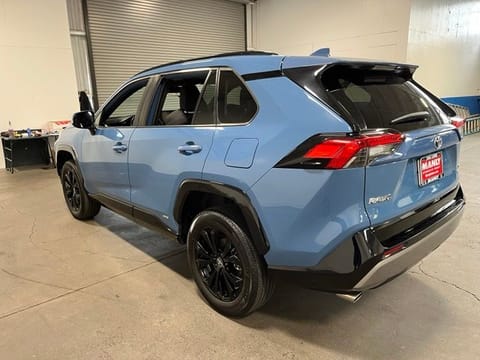 2022 Toyota RAV4 Hybrid SE