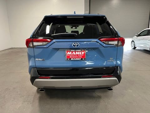 2022 Toyota RAV4 Hybrid SE