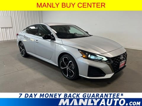 1 image of 2023 Nissan Altima 2.5 SR