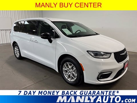 1 image of 2024 Chrysler Pacifica Touring L