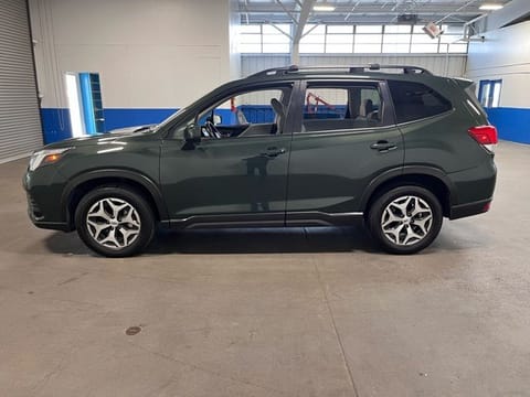 2022 Subaru Forester Premium