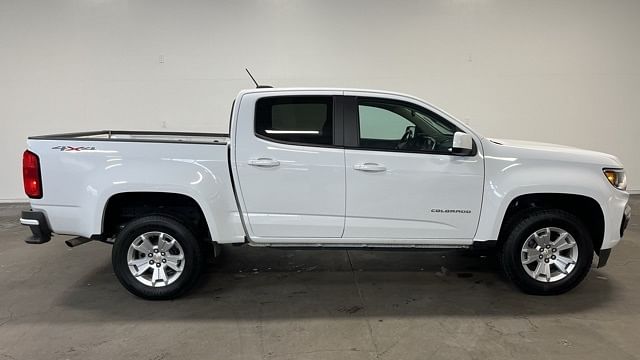 2022 Chevrolet Colorado LT photo 2