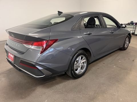 2024 Hyundai Elantra SE