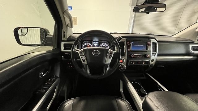 2017 Nissan Titan PRO-4X photo 20