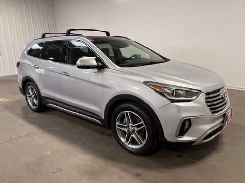 1 image of 2017 Hyundai Santa Fe Limited Ultimate